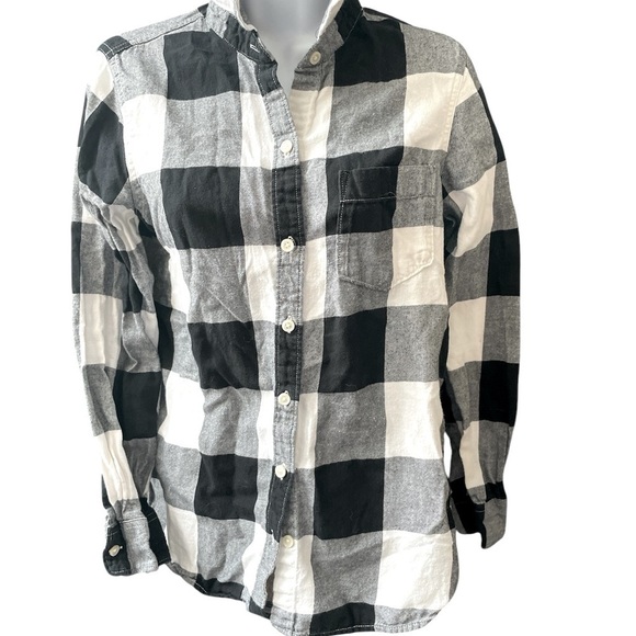Old Navy Women’s flannel size sm classic fit - Picture 5 of 5